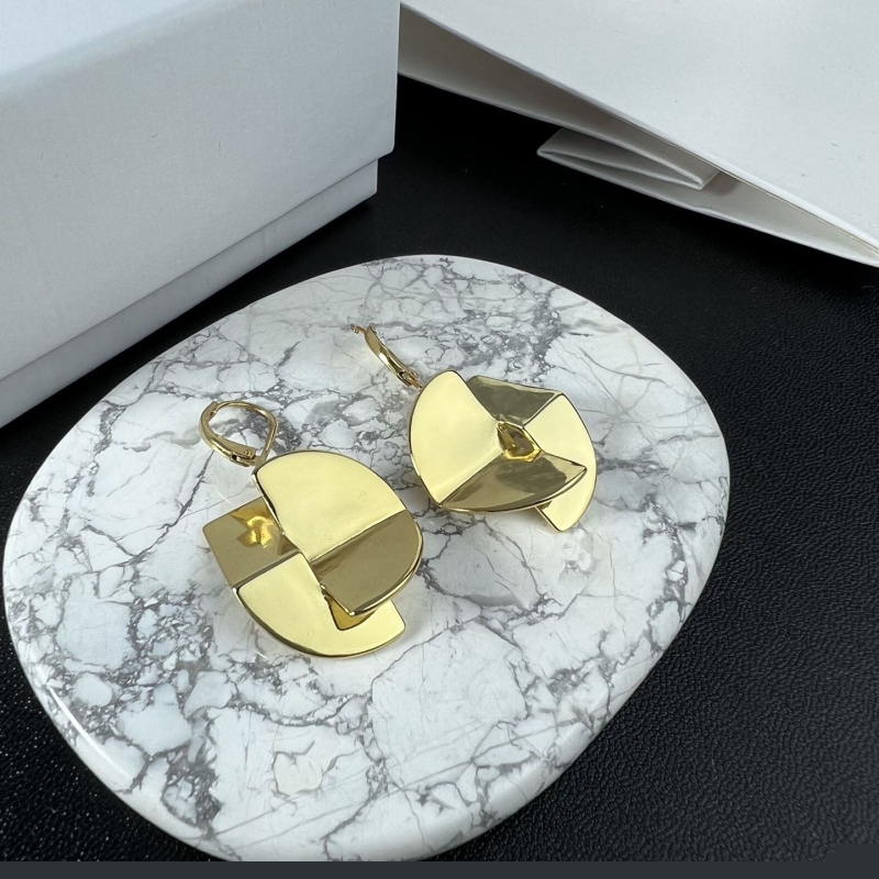 Ce**e earrings